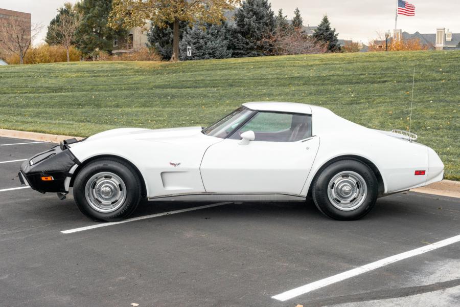  Chevrolet Corvette (1YZ67) 1977 года  (фото 7 из 66)